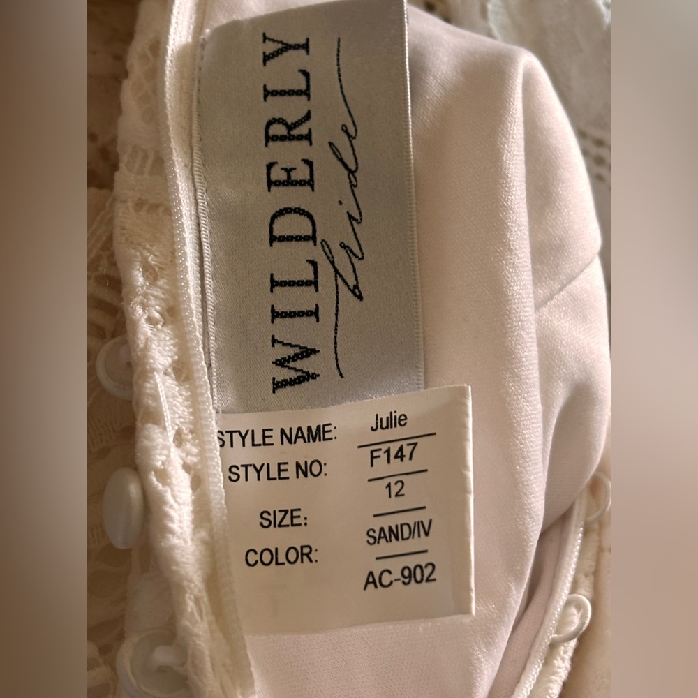 Allure Bridals Wilderly Bride “Julie F-147” Off-White/Sand Wedding Gown size 12 - Picture 4 of 10